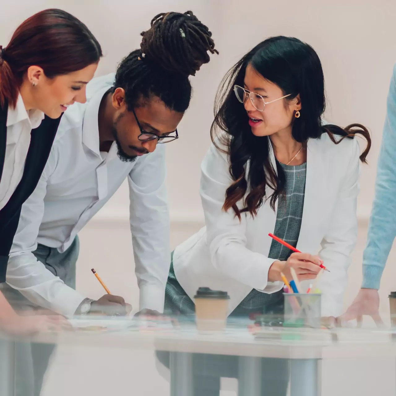 Team brainstorming machine learning strategies